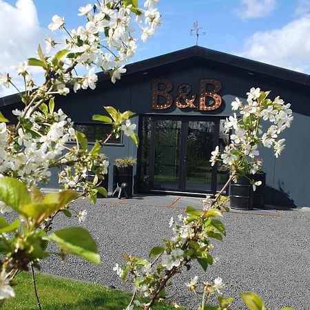 Hippe Schuur Bed & Breakfast Tytsjerk Exterior photo