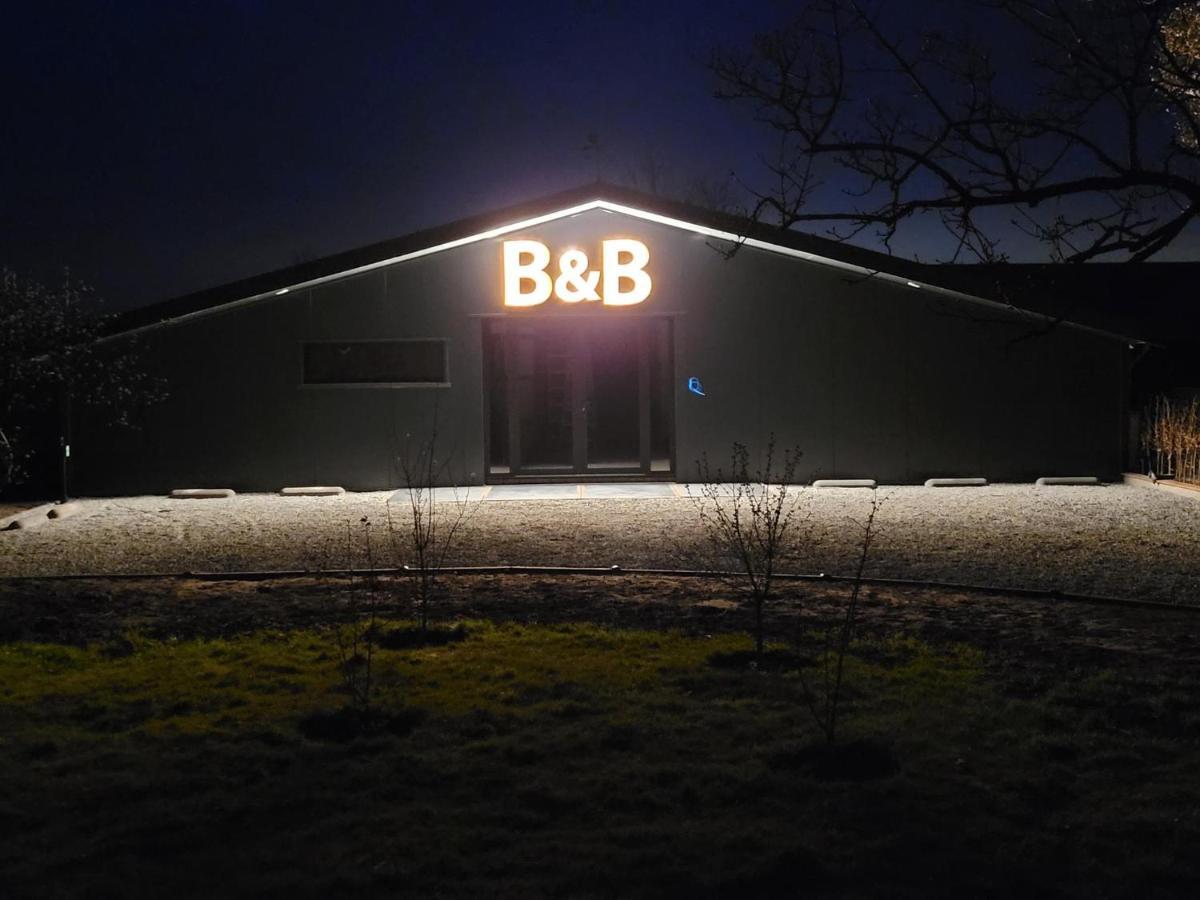 Hippe Schuur Bed & Breakfast Tytsjerk Exterior photo